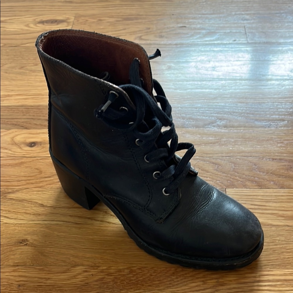 Frye Sabrina 6G - ONE BOOT